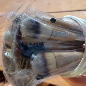 NIB!!! First Blush 24pcs Make-Up Brush Kit